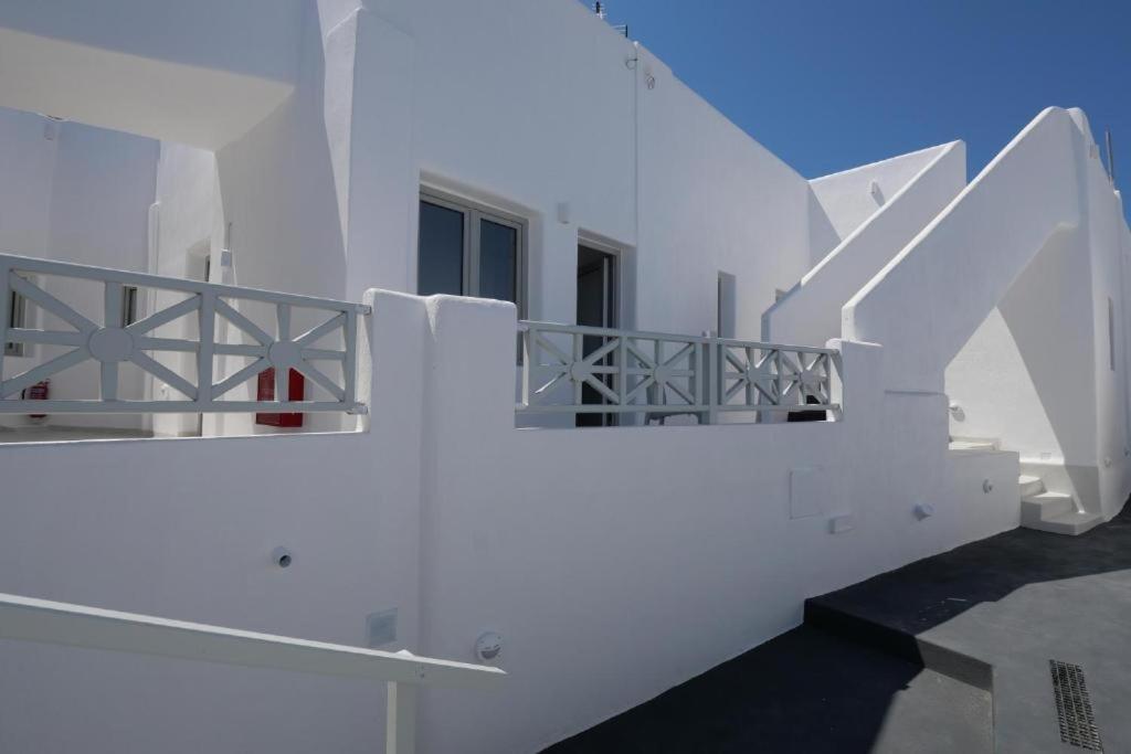 Fira Unique Rooms- Fira Center Fira (Santorini) Exterior photo